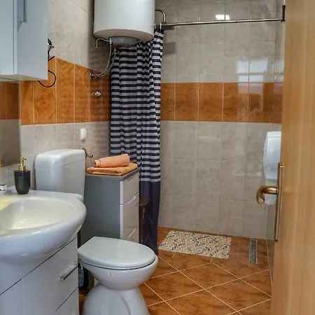 Apartment Apartman Cro Garden